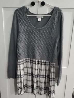 Motherhood Gray Knit Tunic with Black & White Plaid Hem